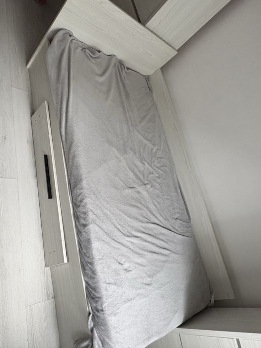 Vand mobiler pentru camera copii