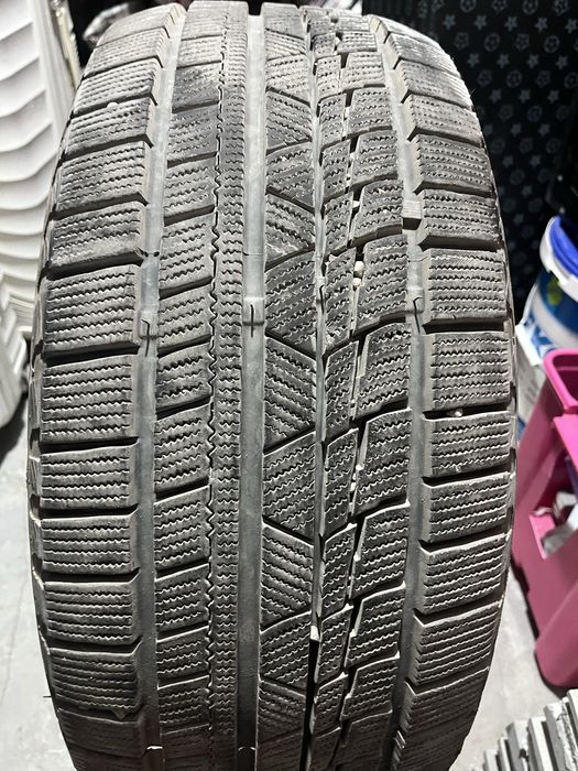 Шина зимние 235/45 R17