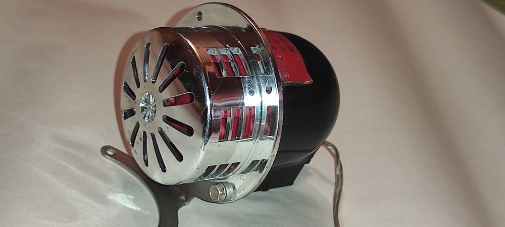 - Sirena MINI CELERE 12 V impecabila made in italy