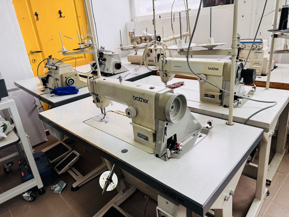 Masina de cusut liniar Brother automata cu taiere ata model japonez