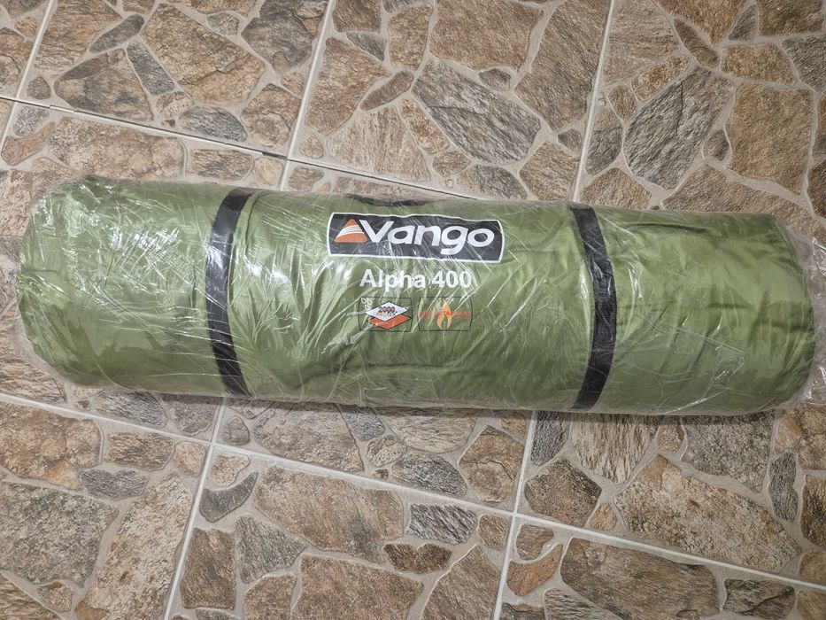 Палатка Vango, спални чували, помпа, дюшеци