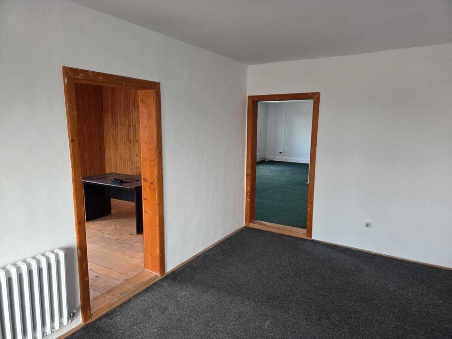 Inchiriere spatiu de birouri cu parcare