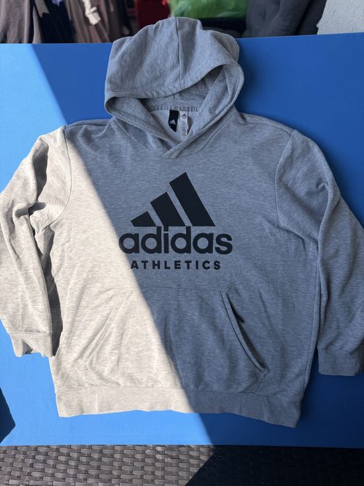 VAND Lot 30 Hanorace ADIDAS Originale - Pentru Reselling (Mărimi Mixte, Stare Bună)
