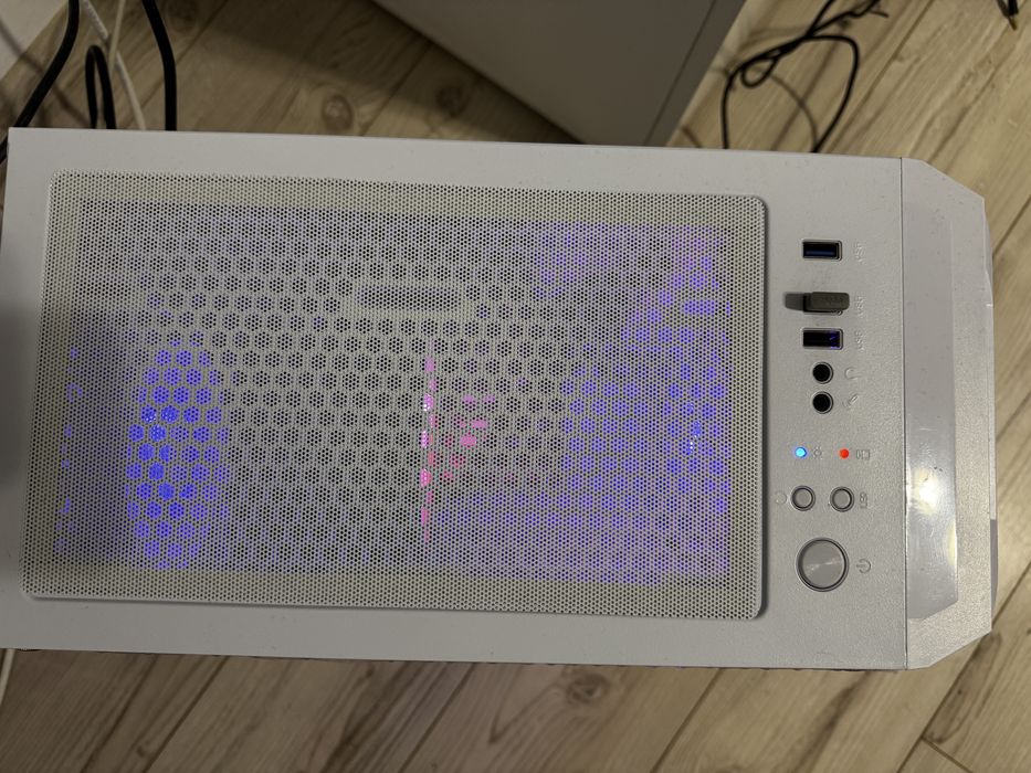 Vand pc gaming cu periferice si monitor