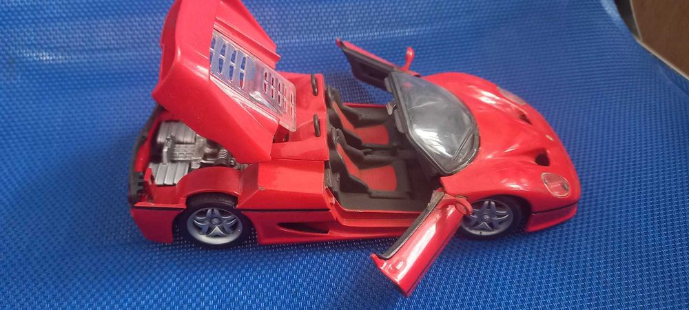 Macheta auto Ferrari F40 scara 1.24