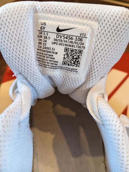 Nike бели маратонки  38