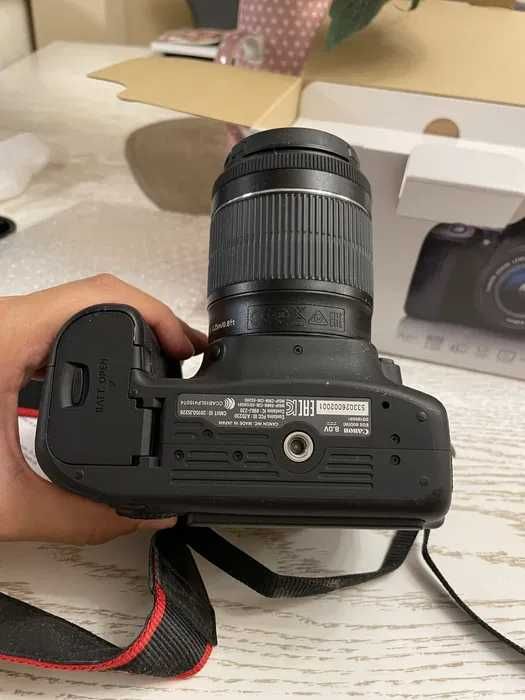 Фотоапарат DSLR Canon EOS 80D, 24.2 MP,Wifi, Черен + Обектив EF-S 18-5