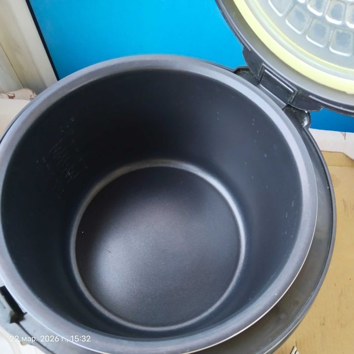 Продам мультиварку REDMOND  M30