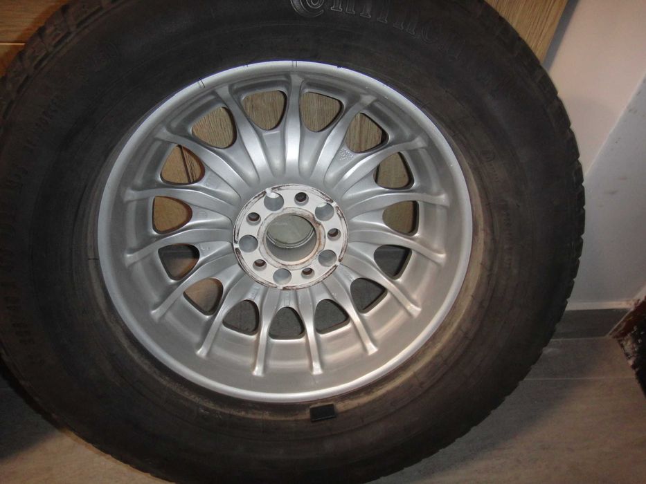 4 броя оригинални капачки за Мерцедес и Джанта W 126