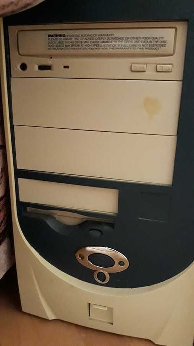 Unitati desktop PC in diverse configuratii