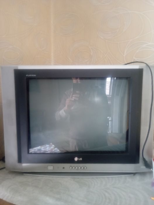 Продам цветной телевизор