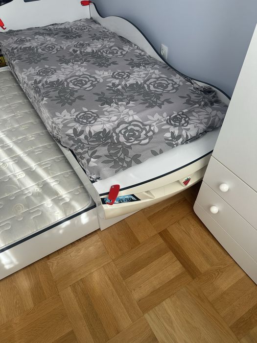 Детски гардероб и кола легло Чилек