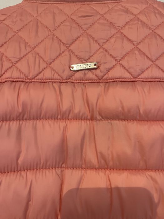 Розовая куртка Guess