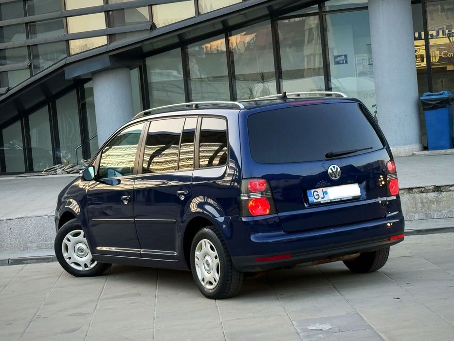 Vw Touran Euro 5 - 1.4Benzina 140cp - 5 Locuri An 2010 Targu Jiu • OLX.ro