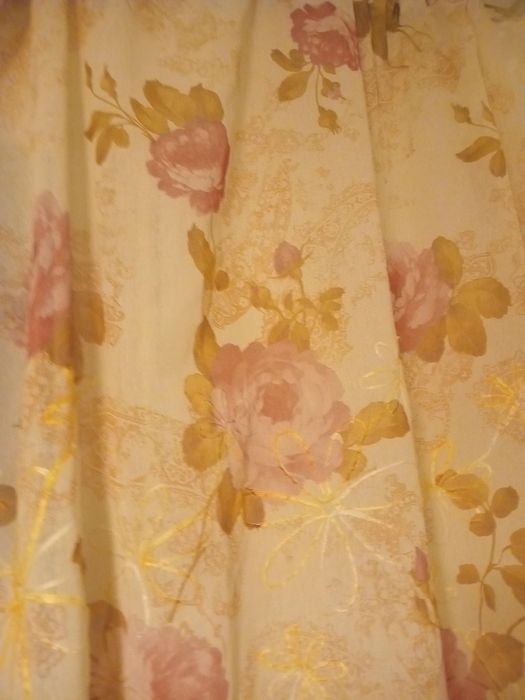 Продам  недорого шторы