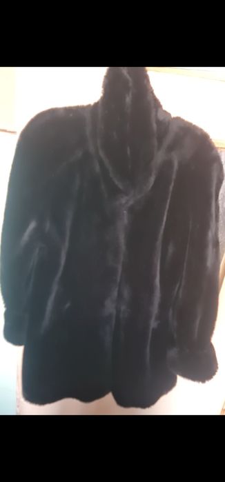 Луксозно еко палто носено 2,3 пъти