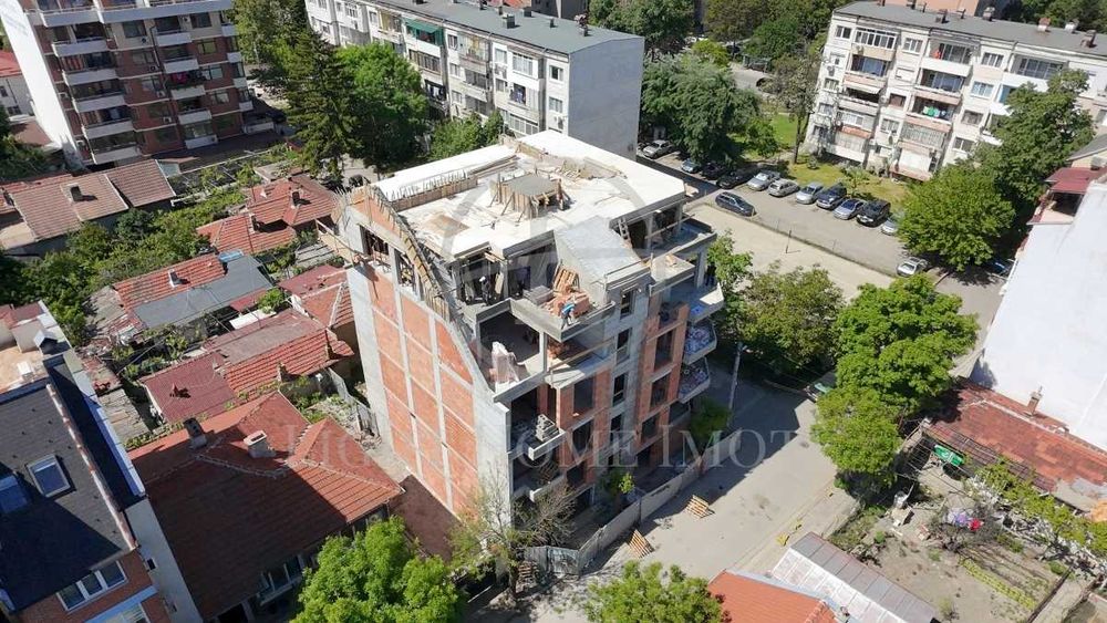 Реф. 911 Двустаен Кючук Париж в строеж / Малка Сграда