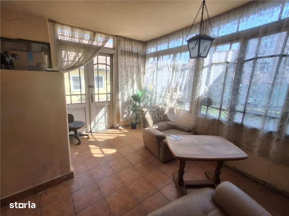 2 Apartamente la casa pivnita garaj in Cisnadie