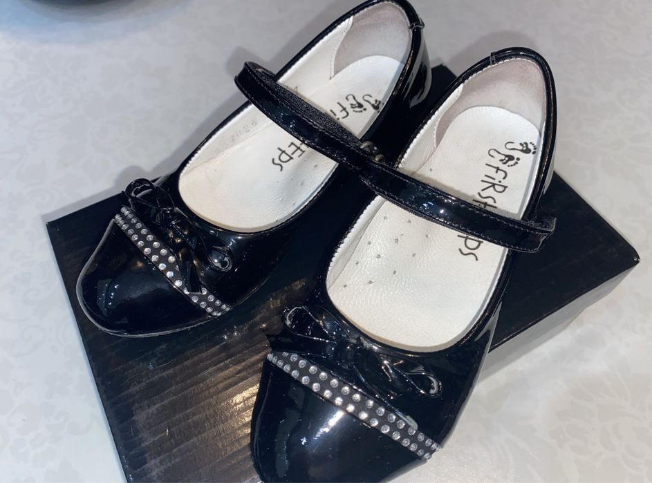 Туфли синие 29 р. и чёрные 27 размер для девочки