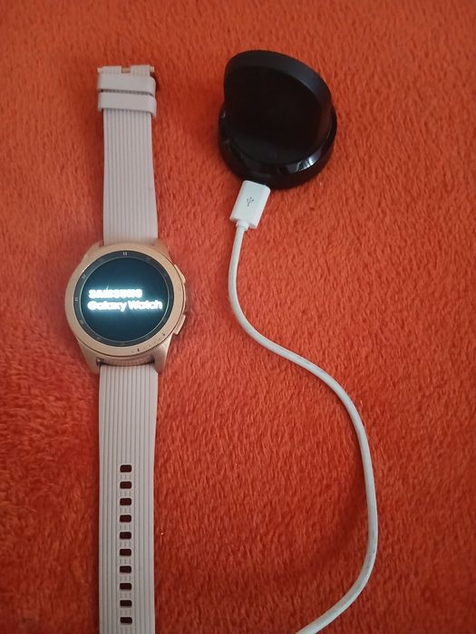 Samsung Pink Smartwatch Galaxy sm-R815f