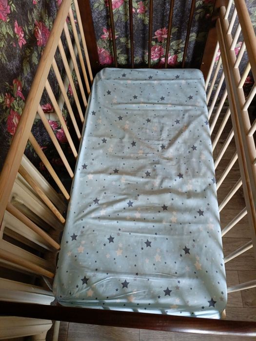 Продам детскую кроватку