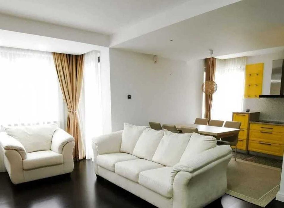 Дава се под наем Тристаен апартамент в Бургас, Зорница - 95 кв.м за 341.7 € - Снимка #1