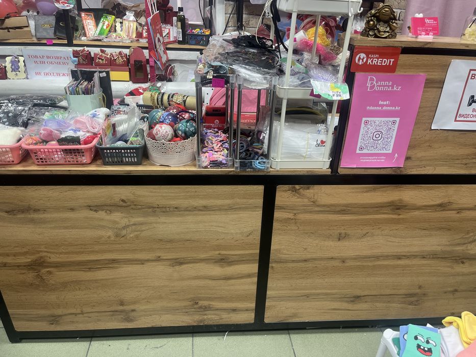 Продам стол ресепшн