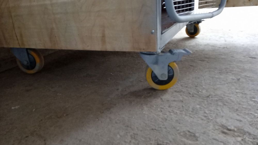 Quyon qafasi sotiladi