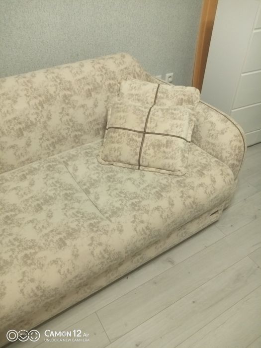 Угловой диван для зала