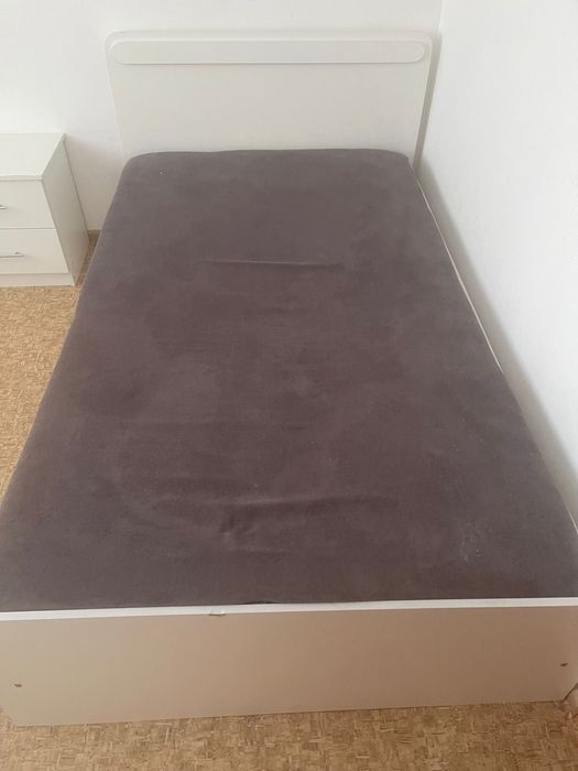 Продам кровать полуторка