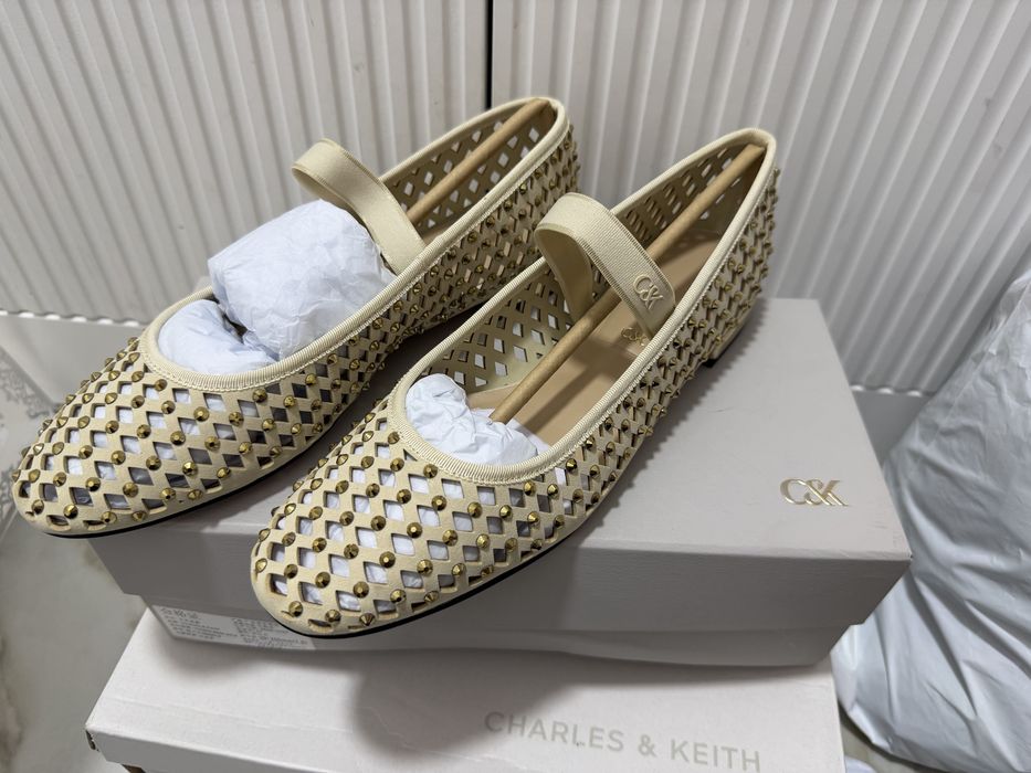 Новые балетки Charles & Keith.