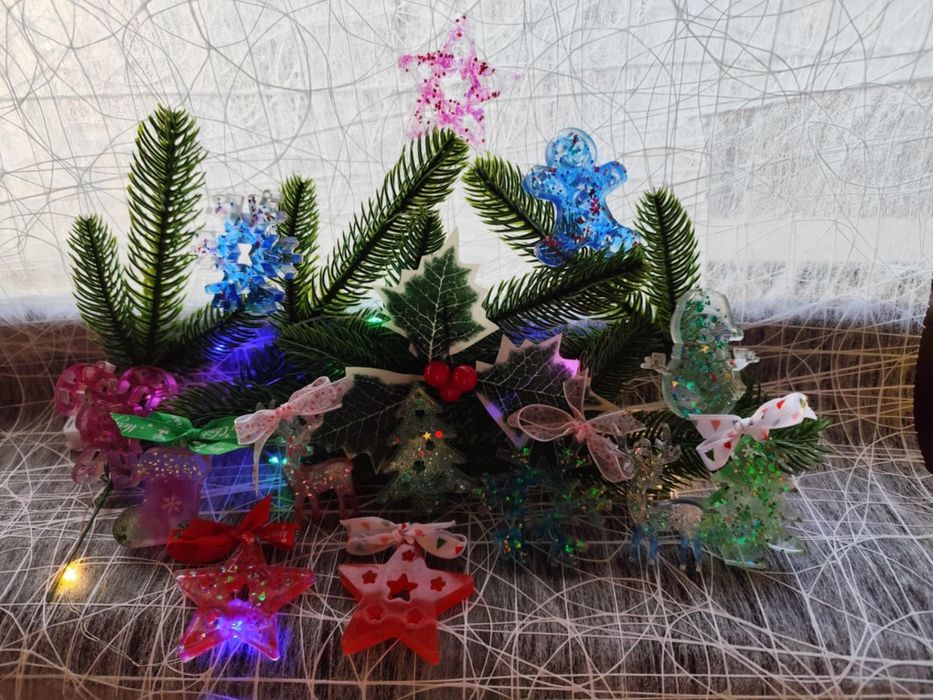 Коледни играчки от епоксидна смола - идеален коледен подарък