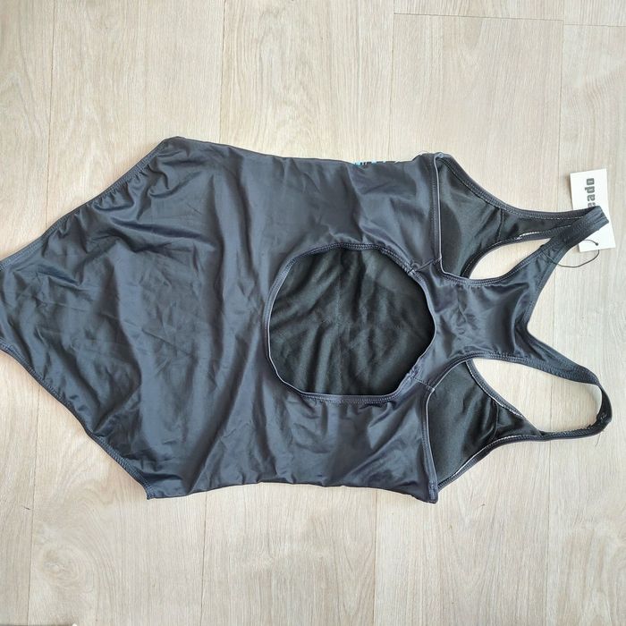 Дамски цял бански