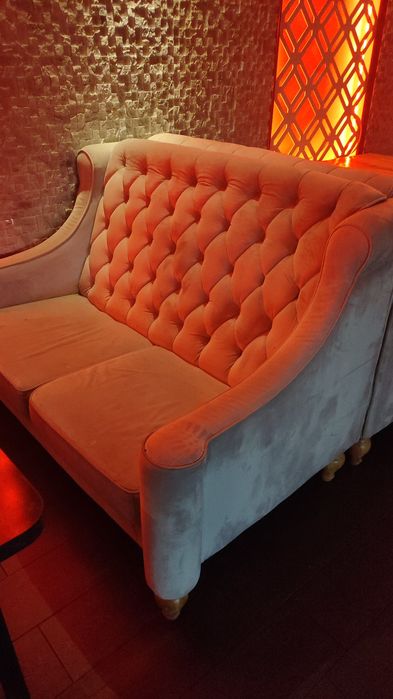 Диван б.у сатылады кафеде колданылган