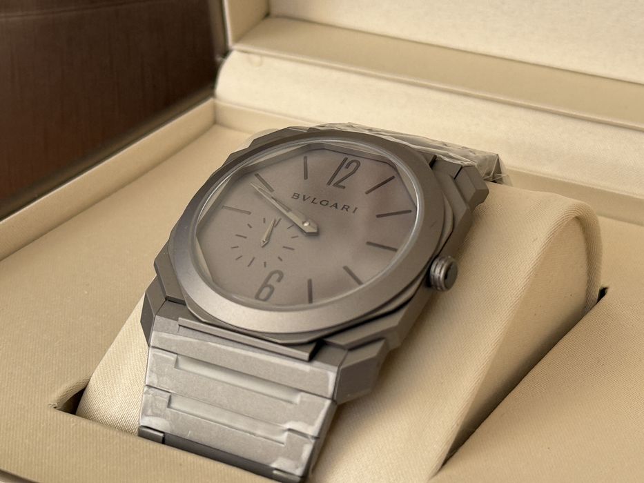 Часы Bvlgari Octo