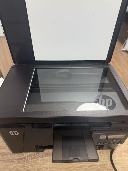 МФУ MFP M125nw в рабочем состоянии