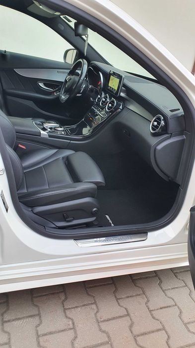 Mercedes C-Klass 220D AMG Pachet Interior-Exterior Led Navi Camera