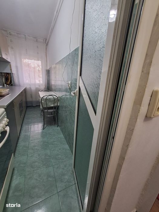 Garsoniera parter,stradala, M-uri