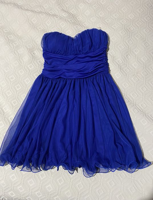 Къса официална рокля