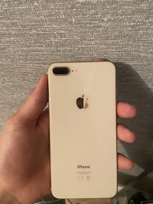 Продам айфон 8+ идеал
