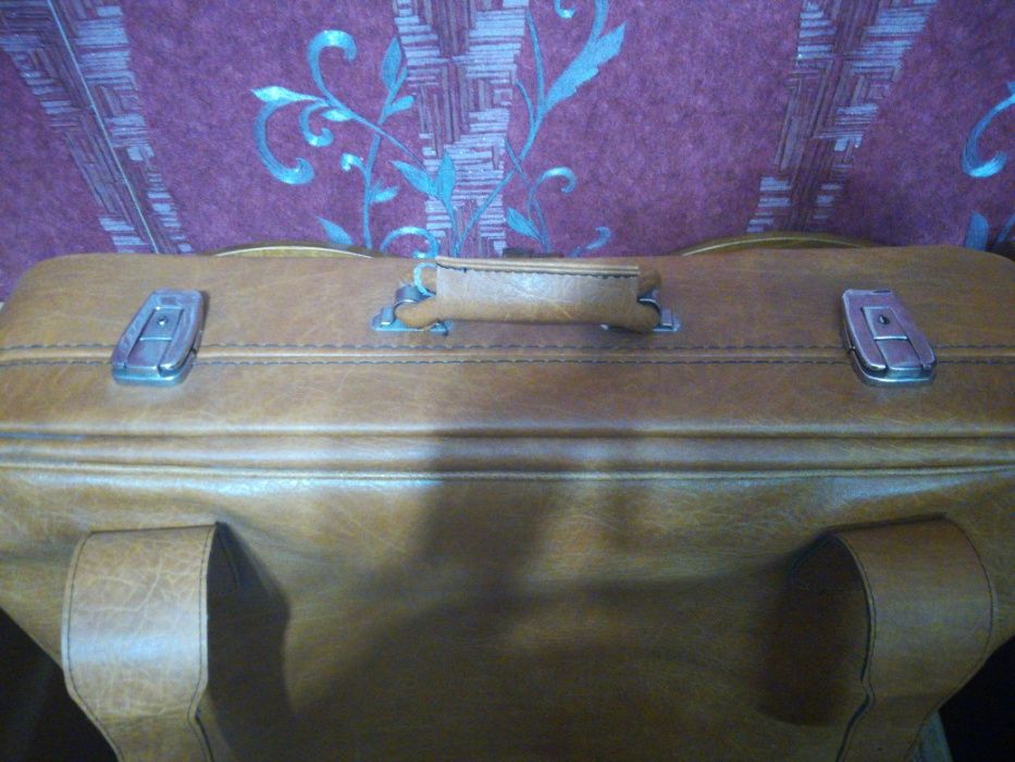 Чемодан из натуральной кожи