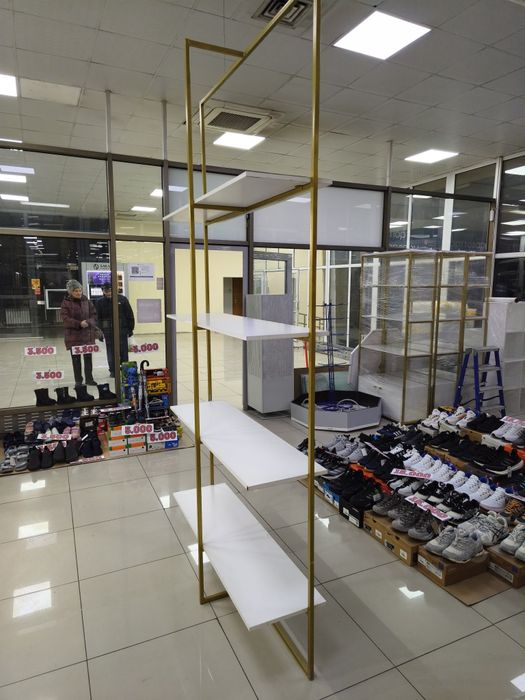 Стеллаж, витрина, полки