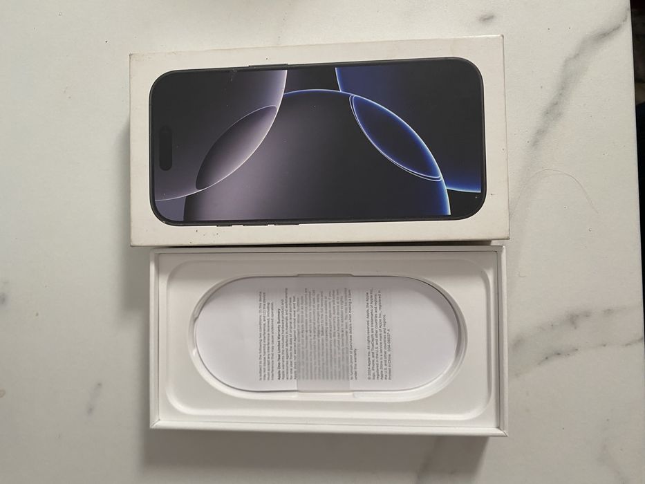 Каробка айфона 16 про