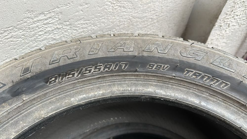 Б/у Зимние шины 215/55/R17 Triangle 98V,