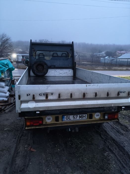 Vând pejo boxer an 2007