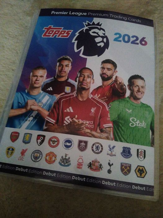 Vând sau schimb carduri Premier League