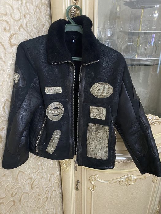 Дубленку на мальчика продам на 3-5 лет