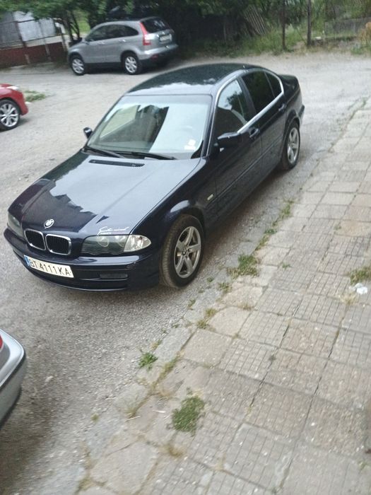 Продавам BMW320i