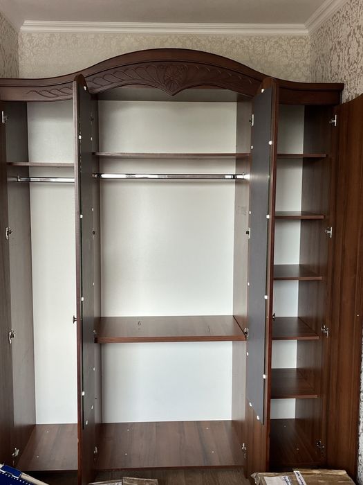 Продается спальный гарнитур