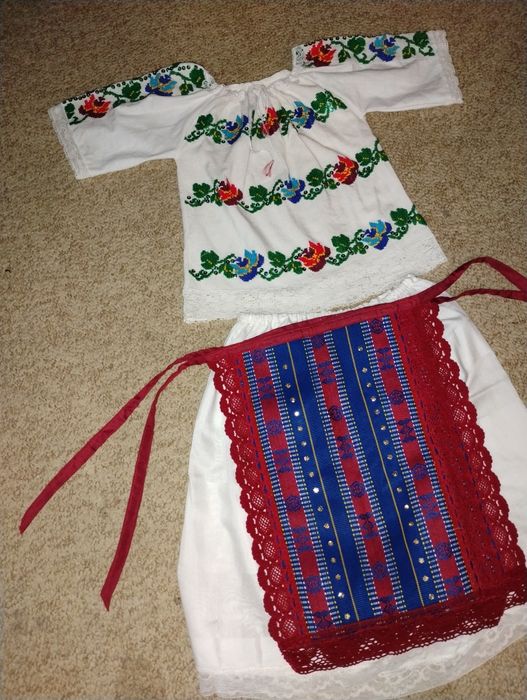 Costum popular tradițional fetite